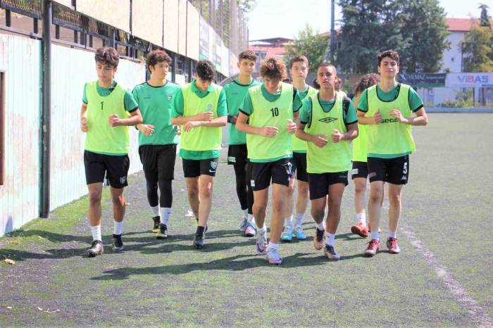 Genç Horozlar Yeni Sezona İddialı Hazırlanıyor