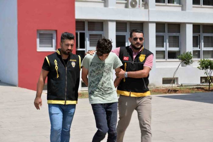 Muhtarın Üvey Oğlunu Öldürdüğü Öne Sürülen 3 Şüpheli Tutuklandı