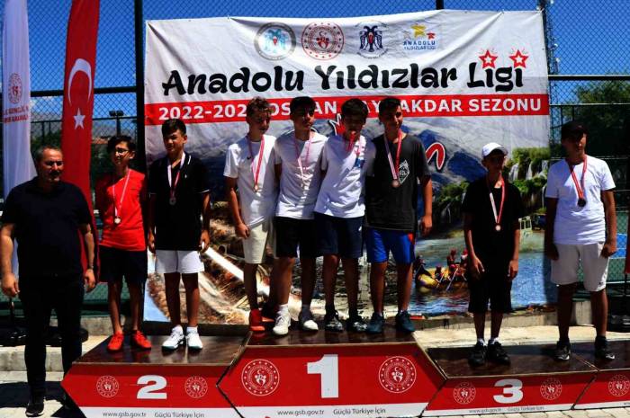 Düzceli Tenisçiler Yarı Finalde
