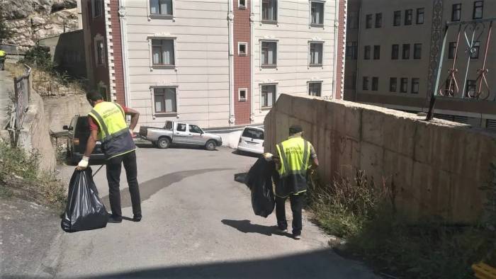 Çöpler Toplandı Yollar Yıkandı