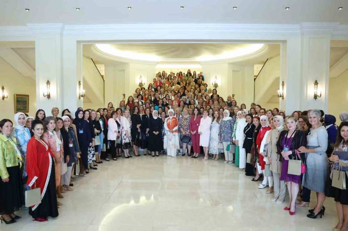 Emine Erdoğan: "türkiye Her Daim Sahada Olacak, Dünyanın Vicdanı Olmaya Devam Edecek"