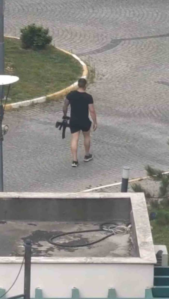 Esenyurt’ta Kuaföre Pompalı Tüfekli Saldırı