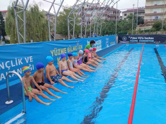 Portatif Yüzme Havuzu Açıldı