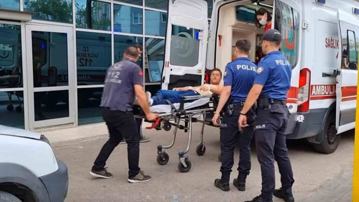 Adliye Önünde Kendini Ateşe Verdi