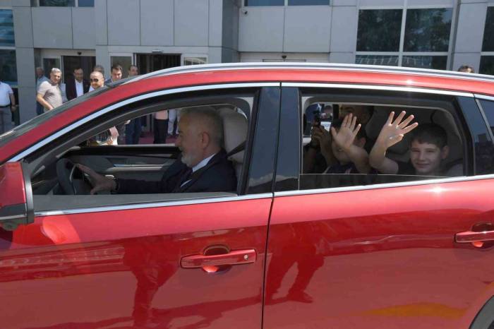 Isparta’da Çocuklar Togg Deneyimini Başkan Başdeğirmen’le Yaşadı