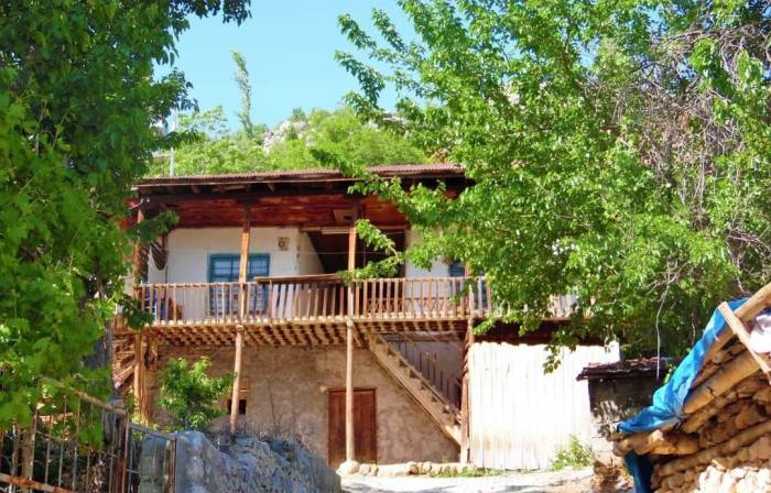 Kahramanmaraş’ta Yıllara Meydan Okuyan Evler, Depremde Bile Ayakta Kaldı