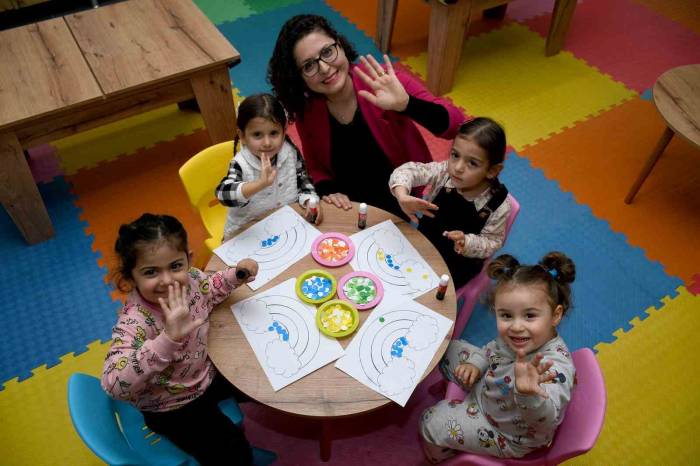 Kuşadası Belediyesi’nin Eğitim Yatırımları İlgi Görüyor