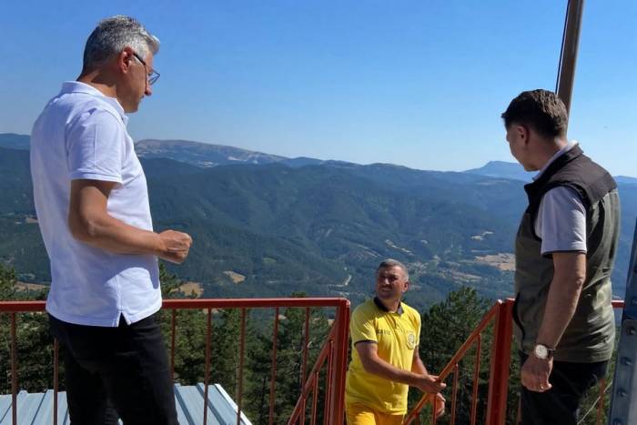 Orman Personeli Yangın Gözetleme Kulelerinde Hazırda Bekliyor