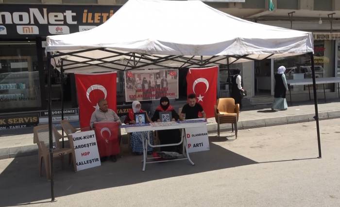 Muş’ta Annelerin Eylemi Devam Ediyor