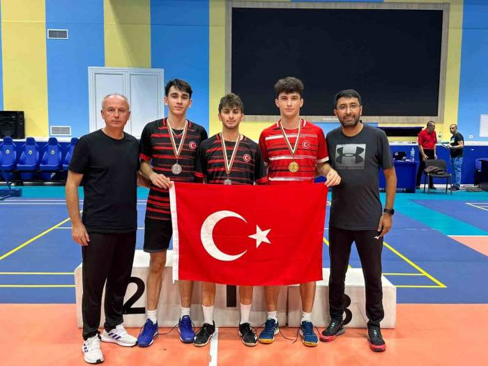 Badmintonda Madalya Avı