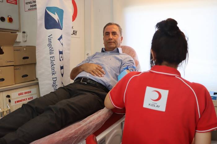 Vedaş Çalışanlarından Kan Bağışı