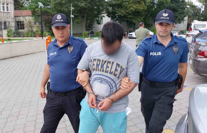 Canı Sıkılınca Gittiği Avm’deki Kuyumcudan 21 Bin 500 Liralık Yüzük Çaldı