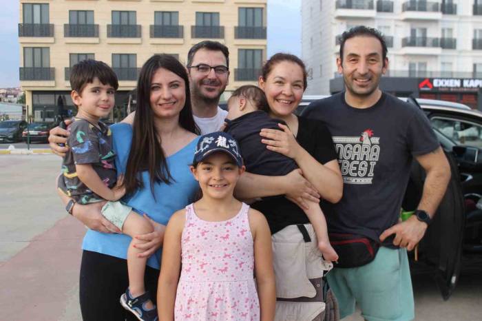 Gurbetçiler: "bayrağımızı Görünce Tüylerimiz Diken Diken Oluyor"