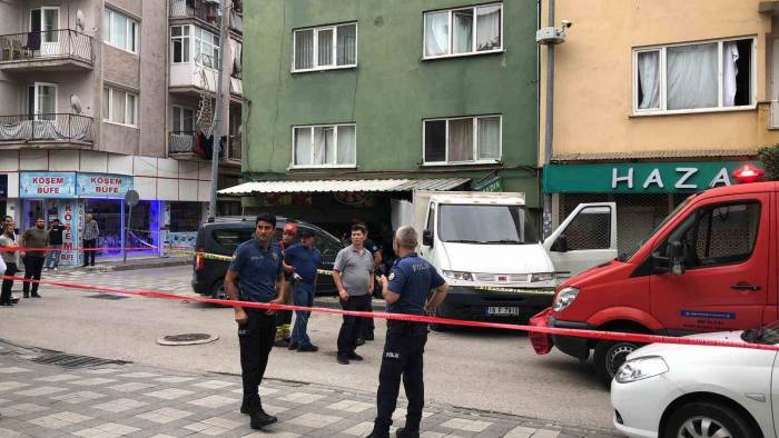 Fabrika İşçisini Ecel Kaldırımda Yakaladı