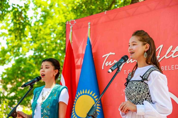 Kazak Milli Şairi Abay Kunanbayev Doğumunun 178’inci Yılında Anıldı