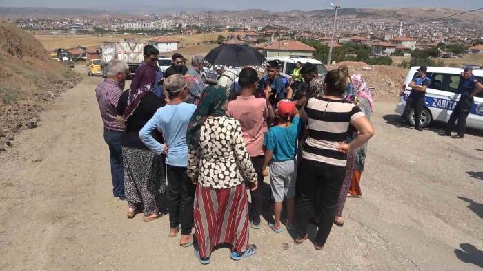 Kırıkkale’de Bir Mahalle Daha Ayaklandı, Kadınlar Sokağı Kapattı: İddialar Şoke Etti