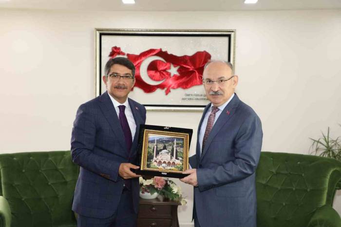 Manisa Valisi Veda Turlarına Başladı