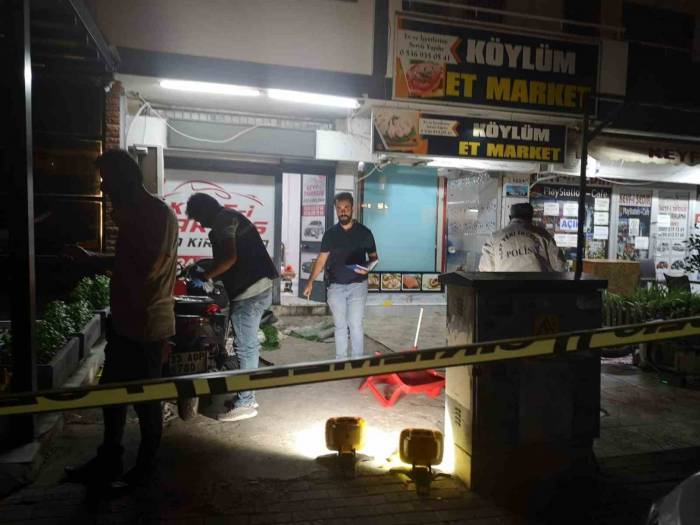 Tarsus’ta Silahlı, Bıçaklı Ve Sopalı Yol Kavgası: 1 Ölü, 12 Yaralı