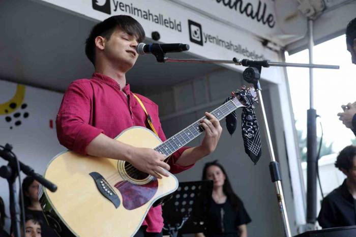 Yenimahalle’de Sahne Gençlerin