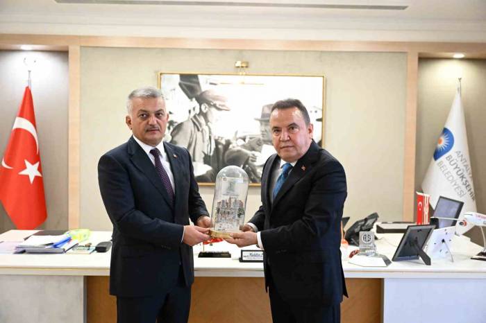 Vali Yazıcı’dan Başkan Böcek’e Veda Ziyareti