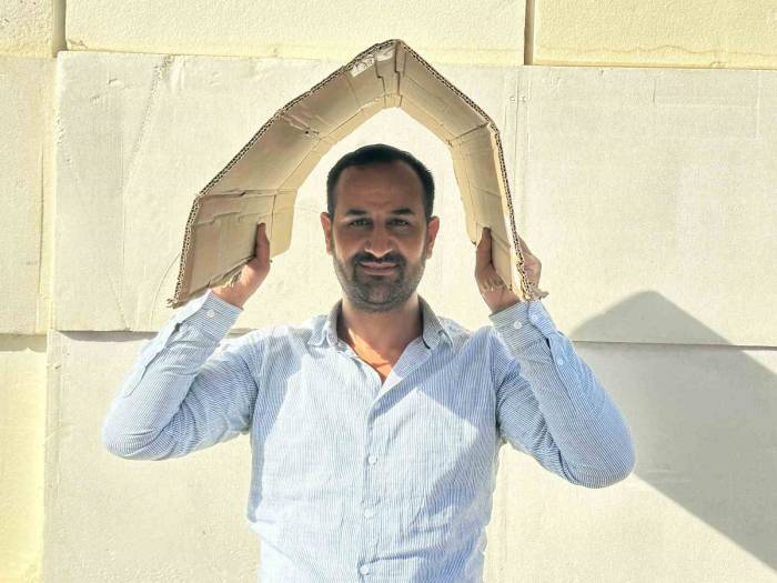 Yüksekova’da Sıcaklık 40 Dereceyi Geçti, Yollar Ve Parklar Boş Kaldı