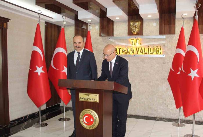 Bakan Şimşek, Batman’da Bir Dizi Temaslarda Bulundu