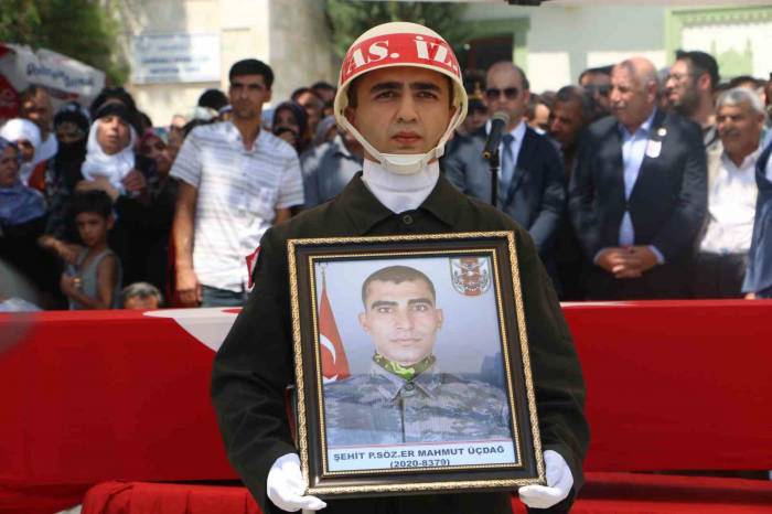 Diyarbakırlı Şehit İlçesinde Son Yolculuğuna Uğurlandı