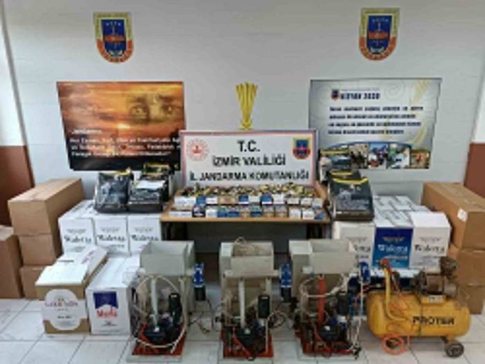 İzmir’de 180 Bin Adet Boş Makaron Ele Geçirildi