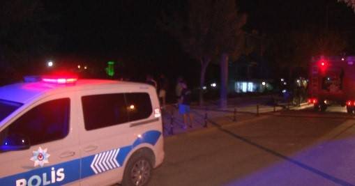 Arazide Başlayan Yangın Evlere Sıçramadan Söndürüldü