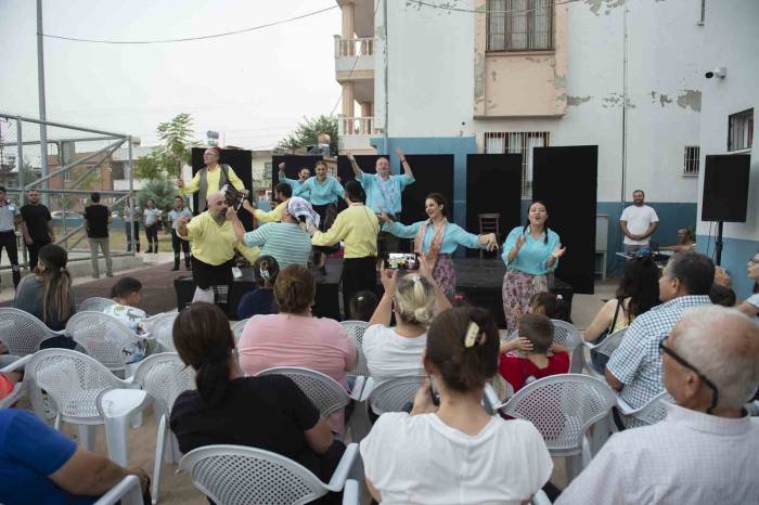 Seyhan Belediyesi Sanatı Sokağa Taşıdı