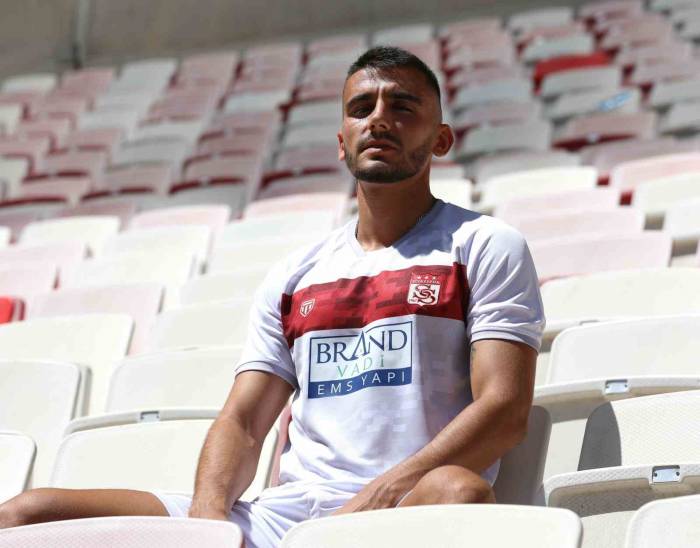 Sivasspor, Yunan Stoper Achilleas Poungouras’ı Kadrosuna Kattı