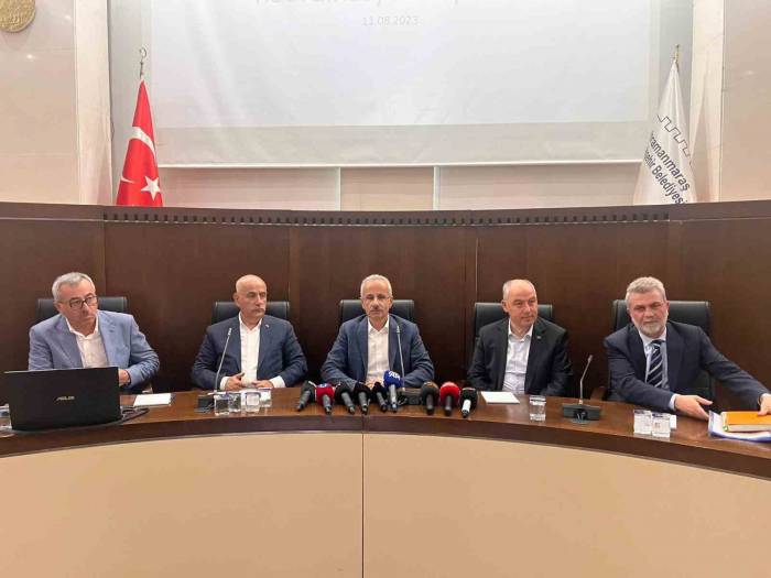 Bakan Uraloğlu: "kahramanmaraş’ta Depremden 79 Kilometrelik Yol Kesimi Etkilendi"