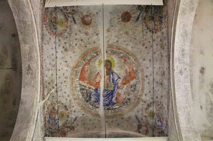 Hz. İsa Ve Havarilerinin Figürleri Cami Kubbesinde