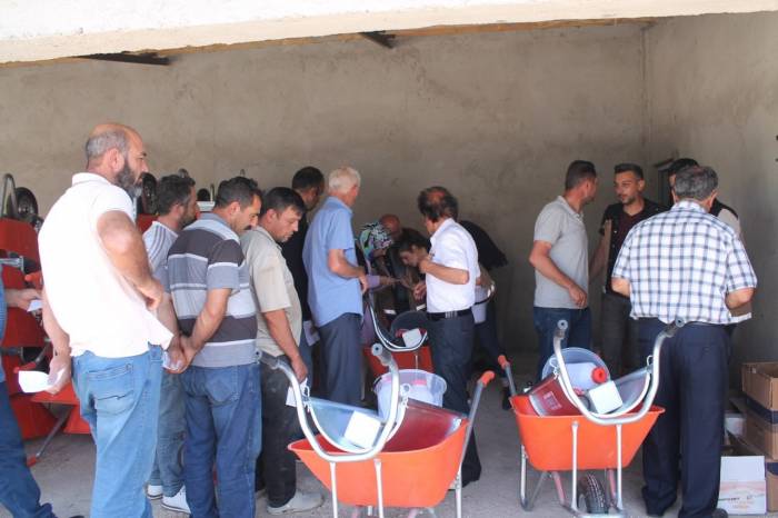 ’büyükbaş Hayvanlarda Sağlık Paketi’ Desteği Çiftçilerin Yüzünü Güldürdü