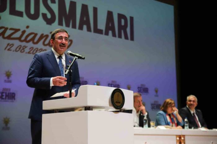 Cumhurbaşkanı Yardımcısı Yılmaz’dan Depremzedelere Müjde