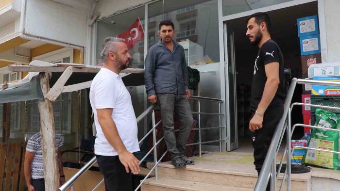 Yabancı Uyruklu Şahsın İşlettiği Ruhsatsız Dükkan Mühürlendi