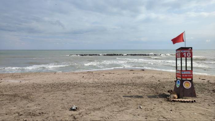 O Sahillerde Denize Girmek Yine Yasak