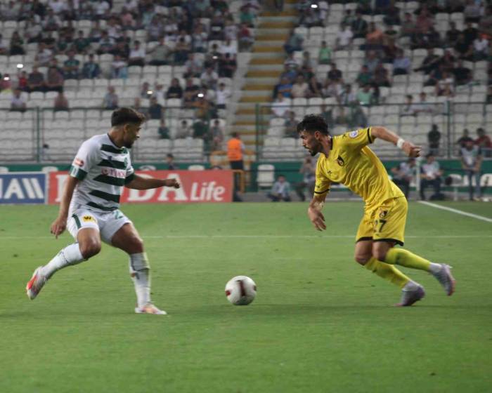 Trendyol Süper Lig: Konyaspor: 0 - İstanbulspor: 1 (ilk Yarı)