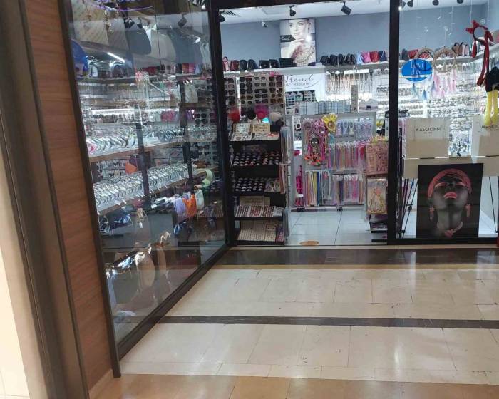 600 Lira Değerinde Çakmak Çaldı