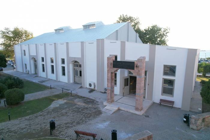 Ayvalık’ta İsmet İnönü Kültür Merkezi Yeni Yüzüyle Hizmete Girdi