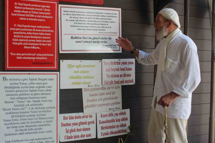 Muhtarlık Duvarına Astığı Yunus Emre’nin Sözleriyle Vatandaşların İlgisini Çekiyor