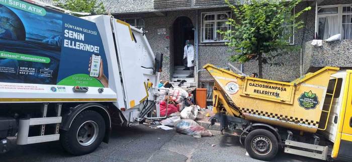 Gaziosmanpaşa’da Şaşkına Çeviren Görüntü: Evden 5 Ton Çöp Çıktı