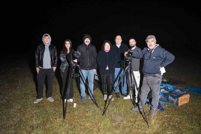 Ilgaz Dağı’nda Soğuk Havaya Rağmen Meteor Yağmurunu İzlediler