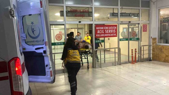 Silahla 3 Kişiyi Yaralayıp İntihar Etti