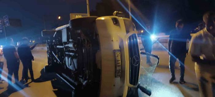 Ağrı’da İki Araç Çarpıştı: 1 Ölü, 16 Yaralı