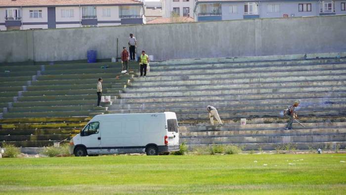 Keçiören’de Bağlum Stadı Yenileniyor
