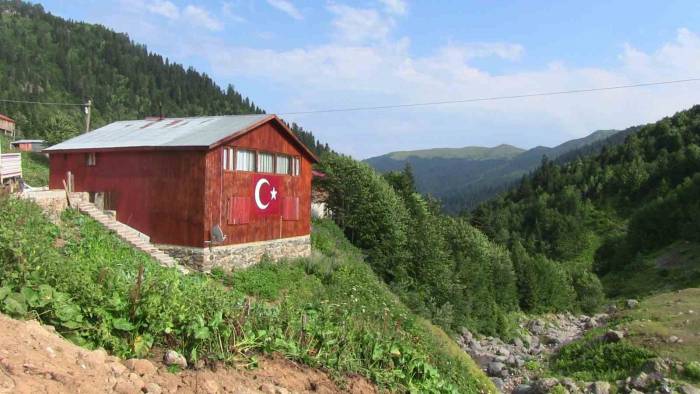 Yayla Şenliklerinde Kafkas Arı Irkı Ve Ürünleri Tanıtıldı