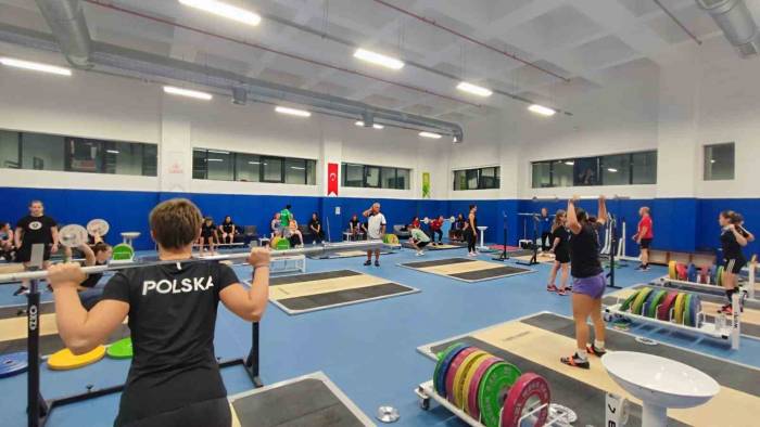 Ewf Gelişim Kampı Konya’da Başladı