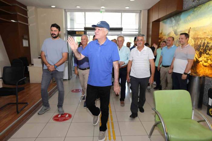 Başkan Engin, Görevine Alkışlarla Döndü