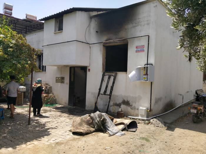 Hatay’da Çıkan Yangında Bir Ev Küle Döndü